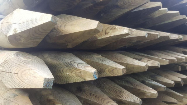 Столбы деревянные оцилиндрованные